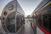 Dubaj - dzielnica Deira, klimatyzowany przystanek autobusowy